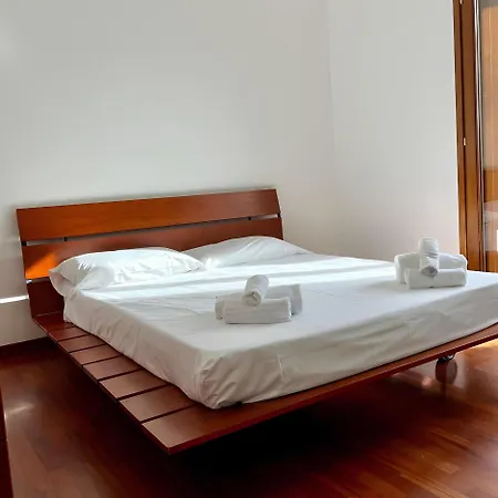 Casa Del Rubino アパート オルビア